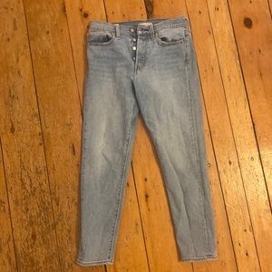 Levi Wedgie Jean | Size 27